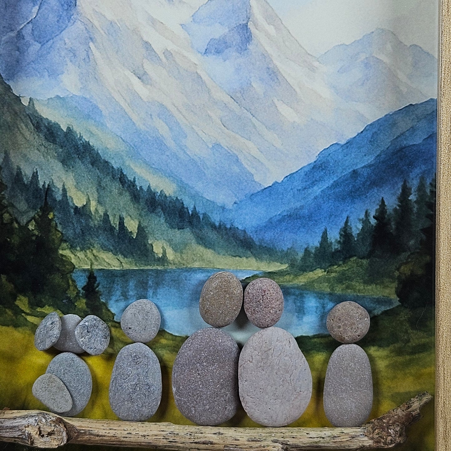 Famille au pied des montagnes