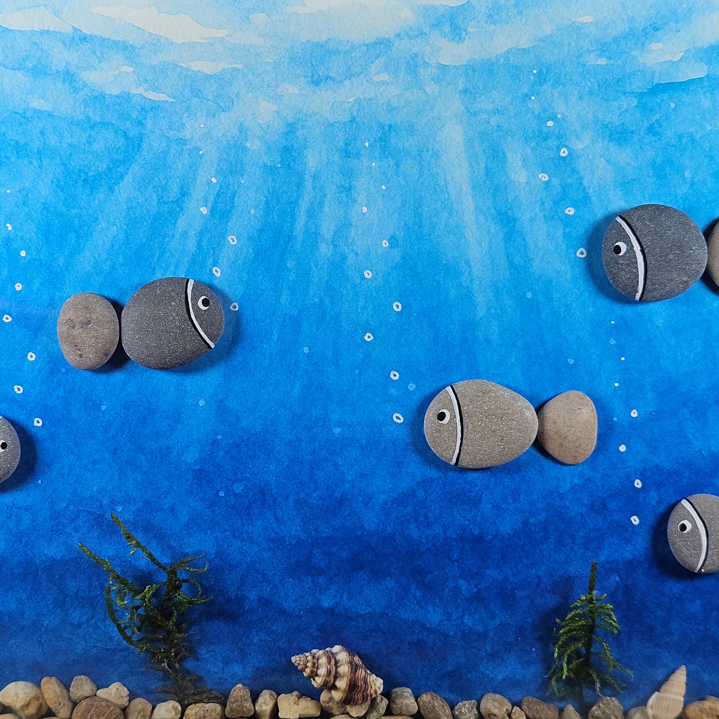 Sous les flots bleus